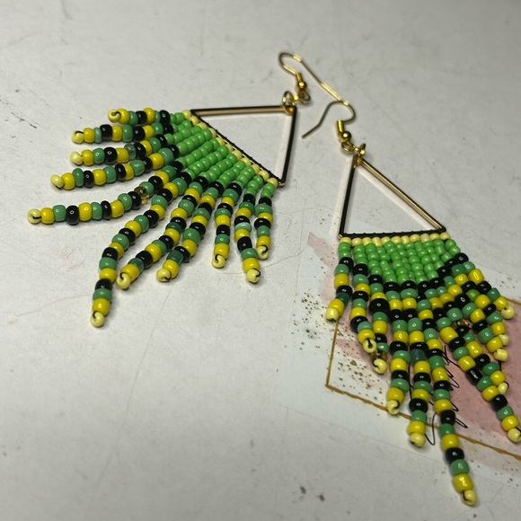 Handcrafted Jamaican Beaded Triangle Earrings - Picture 3 of 3